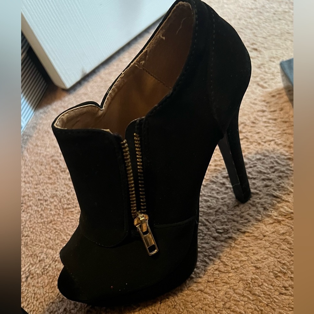 Are Used But They Are In Good Condition - image 3